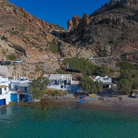 Spilia Milos