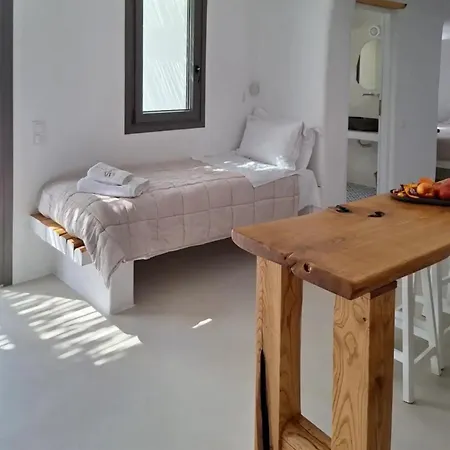 Spilia Milos